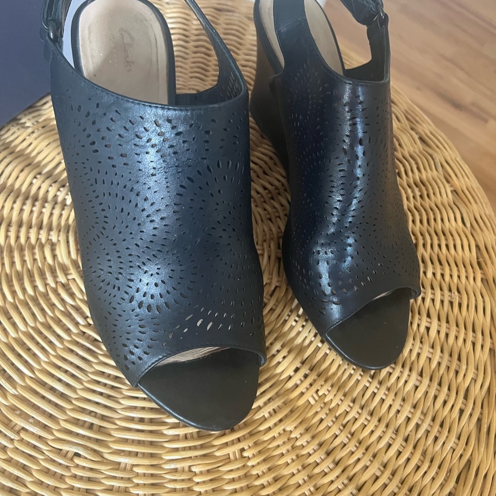 Women's Black Slingback Sandals